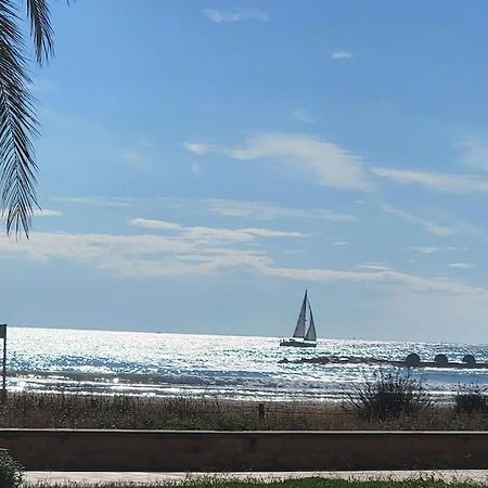 Nice Beachside 2-Bd Apt Near Barcelona Cunit Exterior foto