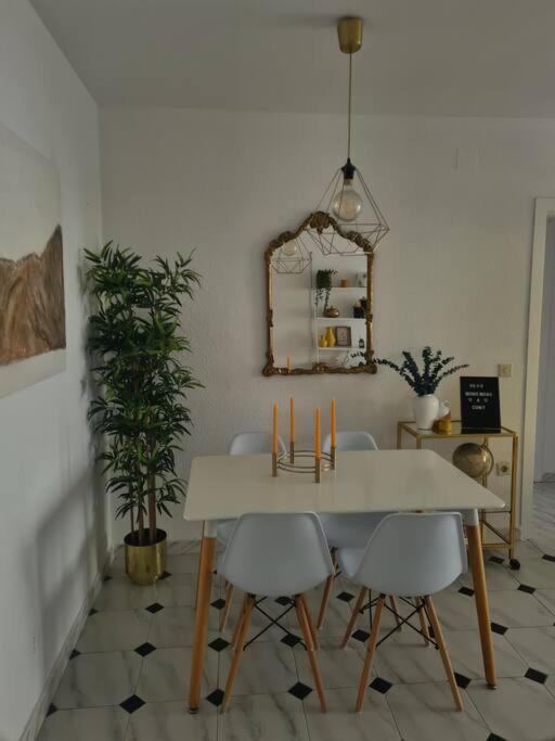 Nice Beachside 2-Bd Apt Near Barcelona Cunit Exterior foto